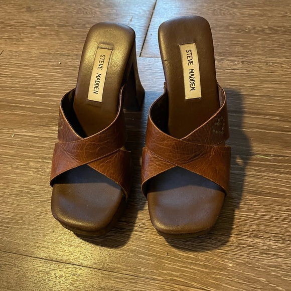 Vintage Steve Madden Brown Wooden Heels - Picture 2 of 8